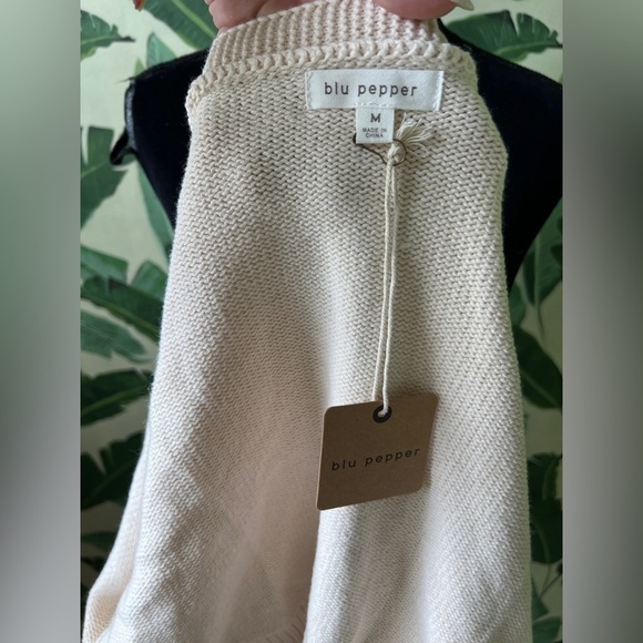 Vici Womens Cream Cherry Embellished Wild Vine Appliqué Cardigan Medium NWT - Picture 15 of 15